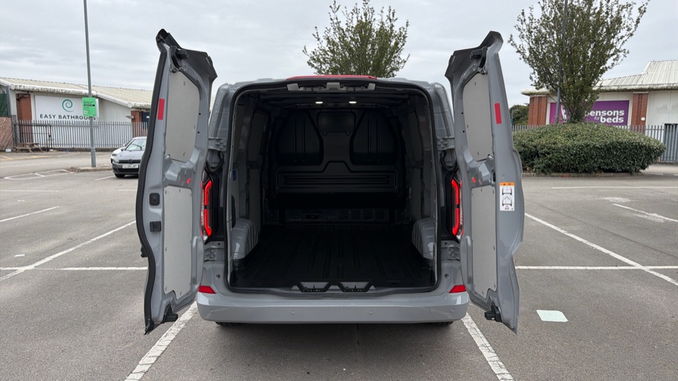 Ford Transit Custom E-320 L1 Rwd 160kW 65kWh H1 Van Limited Auto - Image 3
