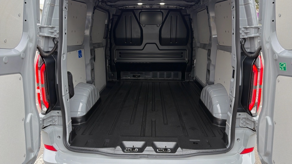 Ford Transit Custom E-320 L1 Rwd 160kW 65kWh H1 Van Limited Auto - Image 12