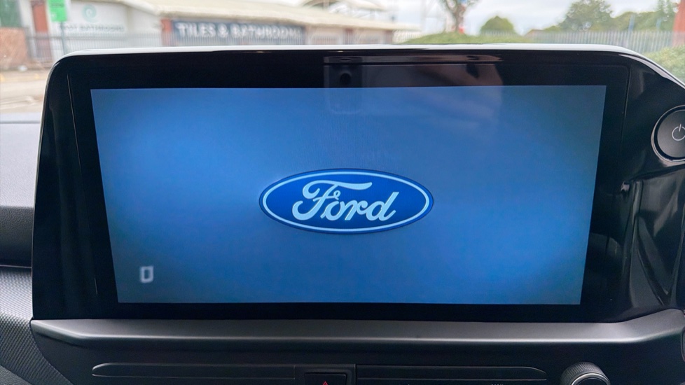 Ford Transit Custom E-320 L1 Rwd 160kW 65kWh H1 Van Limited Auto - Image 15