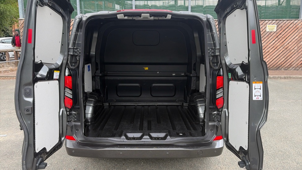 Ford Transit Custom 320 L1 Diesel Fwd 2.0 EcoBlue 136ps H1 Double Cab Van Limited Auto - Image 23