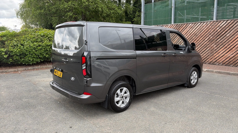 Ford Transit Custom 320 L1 Diesel Fwd 2.0 EcoBlue 136ps H1 Double Cab Van Limited Auto - Image 21