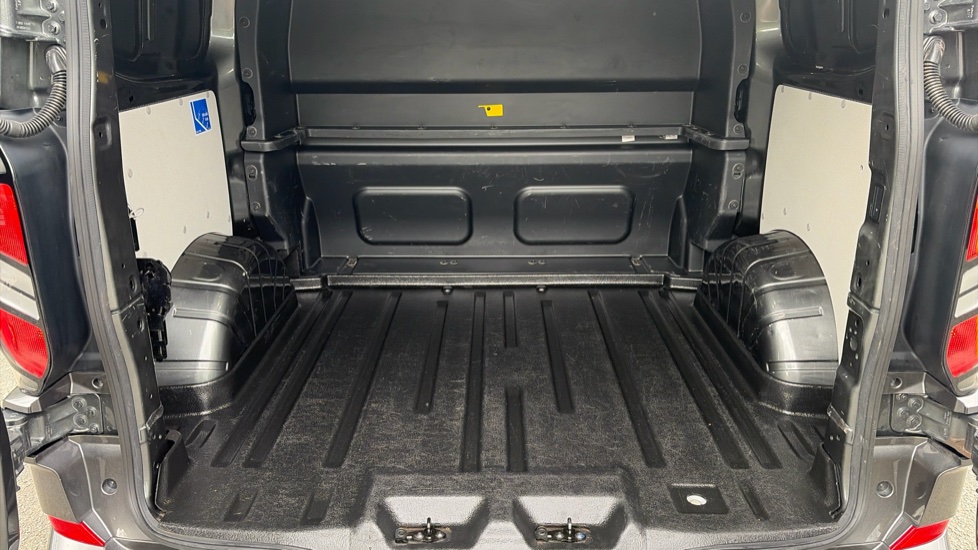Ford Transit Custom 320 L1 Diesel Fwd 2.0 EcoBlue 136ps H1 Double Cab Van Limited Auto - Image 24