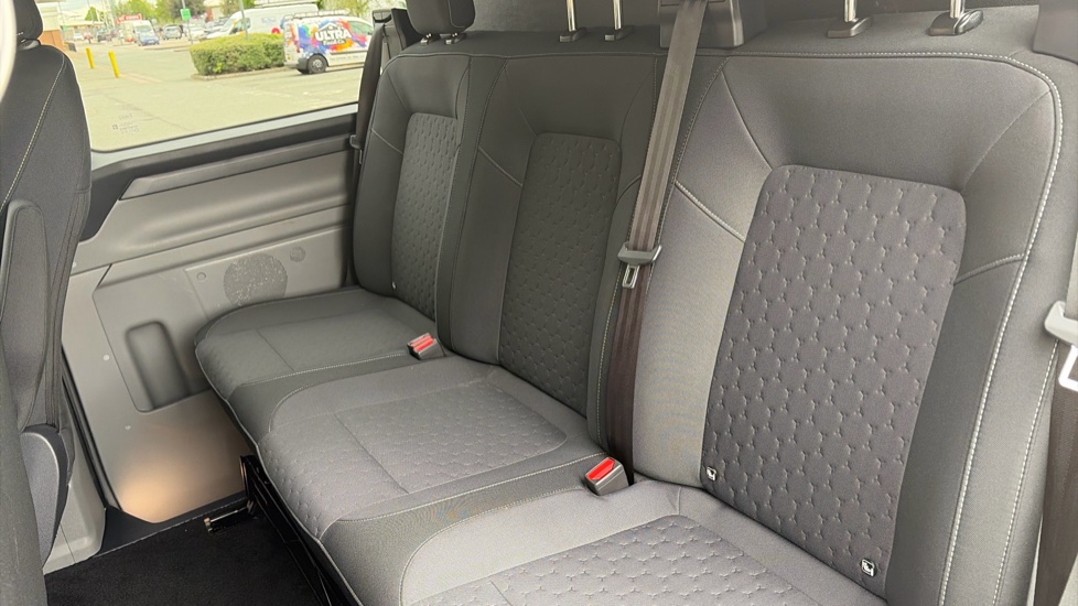 Ford Transit Custom 320 L1 Diesel Fwd 2.0 EcoBlue 136ps H1 Double Cab Van Limited Auto - Image 16