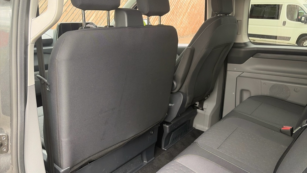 Ford Transit Custom 320 L1 Diesel Fwd 2.0 EcoBlue 136ps H1 Double Cab Van Limited Auto - Image 17