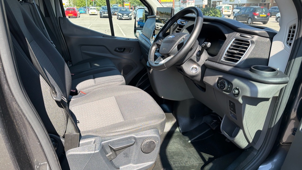 Ford Transit 350 L3 Diesel Fwd 2.0 EcoBlue 165ps H2 Limited Van Auto [Nav] - Image 4