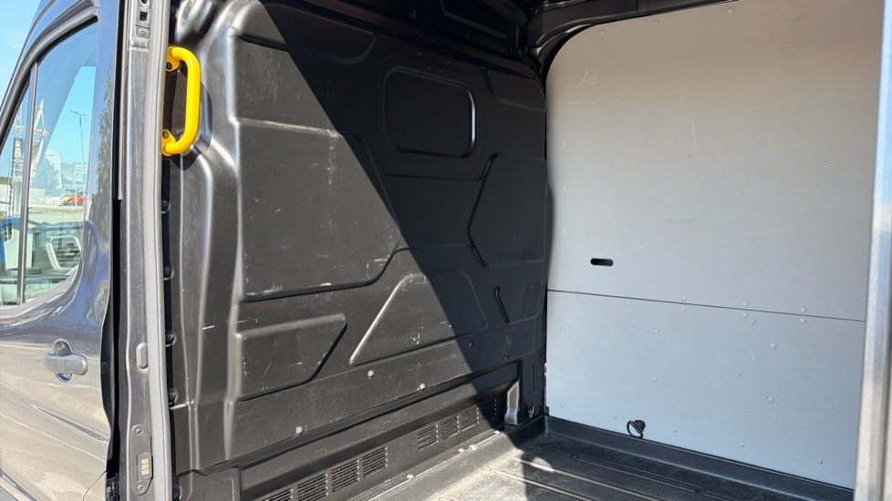 Ford Transit 350 L3 Diesel Fwd 2.0 EcoBlue 165ps H2 Limited Van Auto [Nav] - Image 17