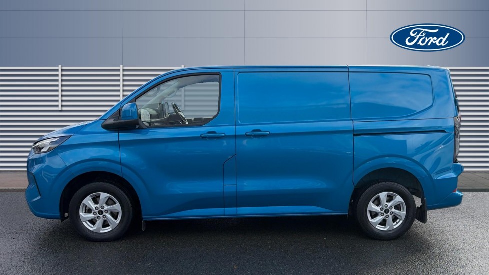 Ford Transit Custom 280 L1 Diesel Fwd 2.0 EcoBlue 136ps H1 Van Limited - Image 3