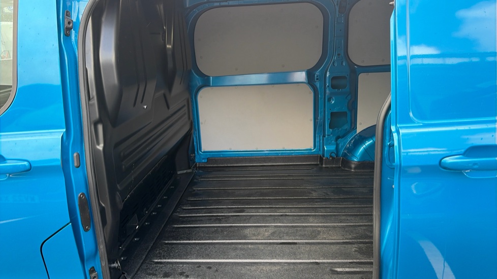 Ford Transit Custom 280 L1 Diesel Fwd 2.0 EcoBlue 136ps H1 Van Limited - Image 17