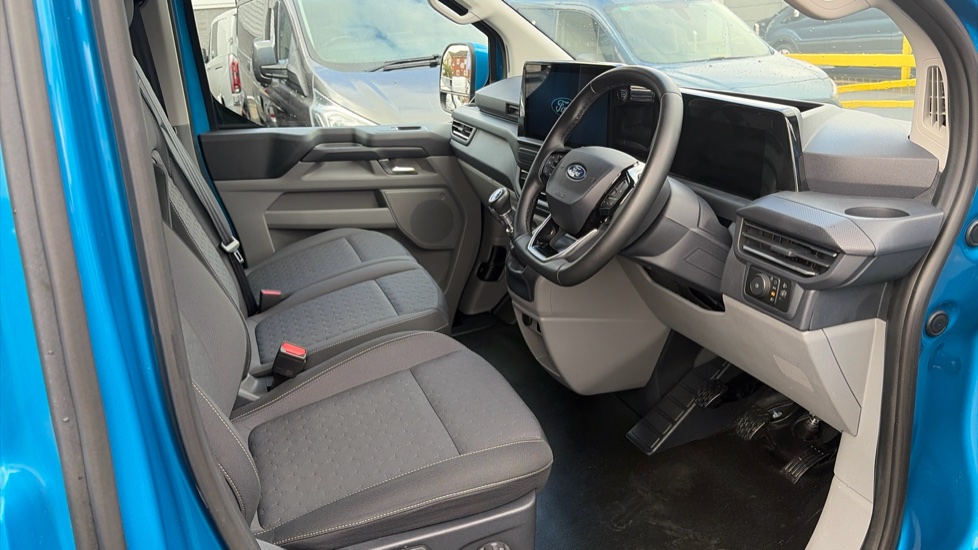 Ford Transit Custom 280 L1 Diesel Fwd 2.0 EcoBlue 136ps H1 Van Limited - Image 4
