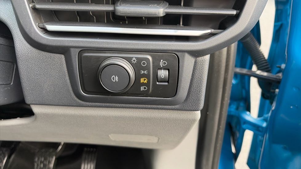 Ford Transit Custom 280 L1 Diesel Fwd 2.0 EcoBlue 136ps H1 Van Limited - Image 29