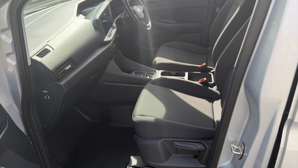 Ford Transit Connect 240 L2 Diesel 2.0 EcoBlue 122ps Trend Van Auto - Image 20