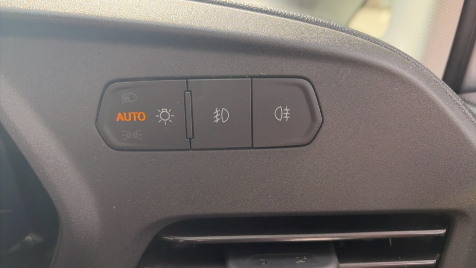 Ford Transit Connect 240 L2 Diesel 2.0 EcoBlue 122ps Trend Van Auto - Image 36