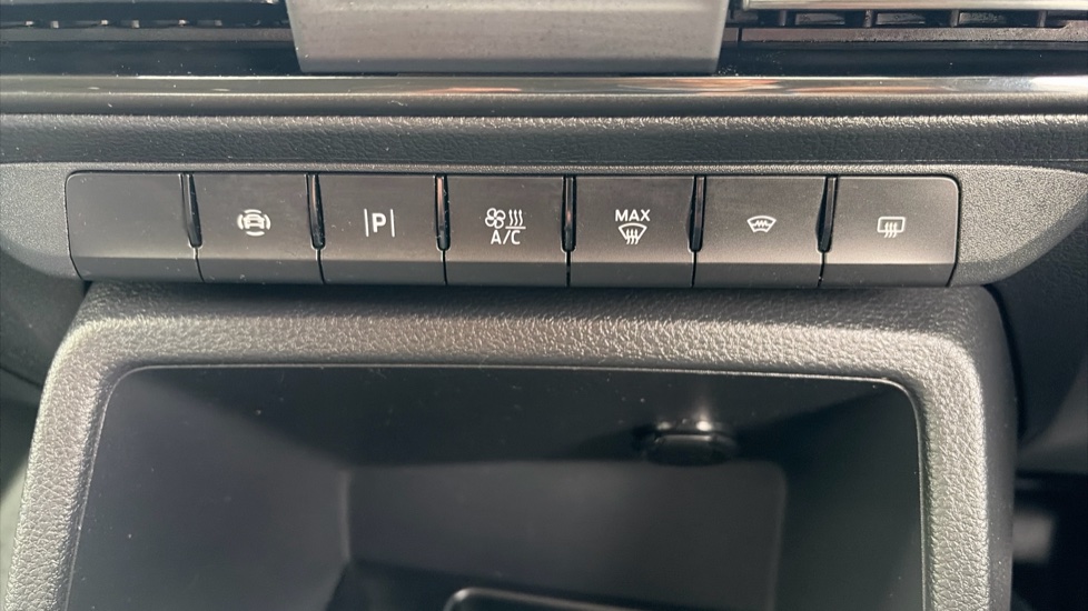 Ford Transit Connect 240 L2 Diesel 2.0 EcoBlue 122ps Trend Van Auto - Image 18