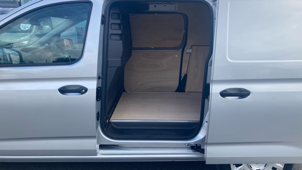 Ford Transit Connect 240 L2 Diesel 2.0 EcoBlue 122ps Trend Van Auto - Image 21