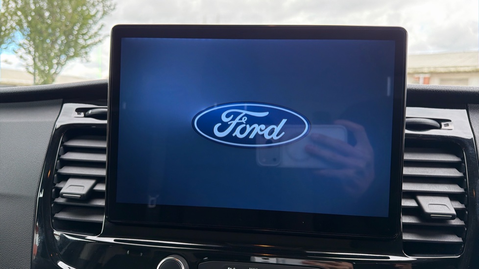 Ford Transit 350 L3 Diesel Fwd 2.0 EcoBlue 165ps H2 Limited Van Auto [Nav] - Image 9