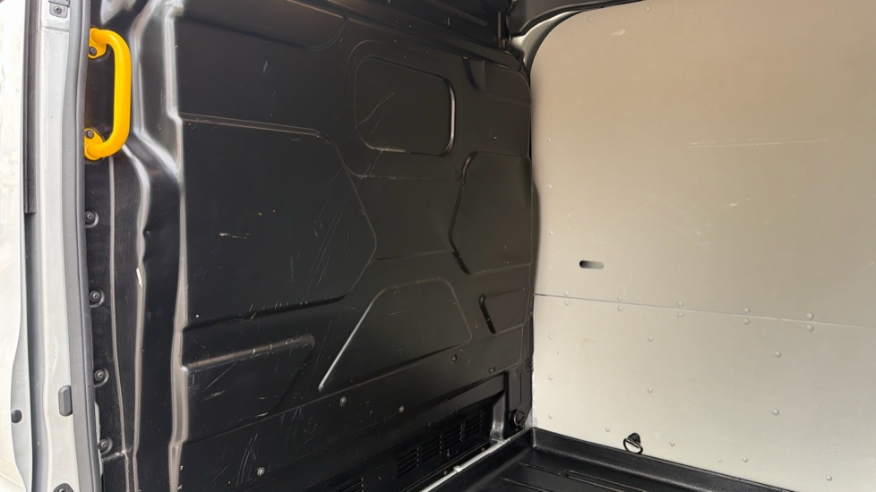 Ford Transit 350 L3 Diesel Fwd 2.0 EcoBlue 165ps H2 Limited Van Auto [Nav] - Image 17