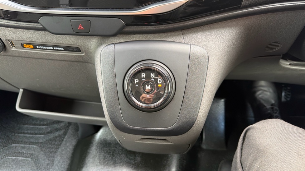 Ford Transit 350 L3 Diesel Fwd 2.0 EcoBlue 165ps H2 Limited Van Auto [Nav] - Image 14