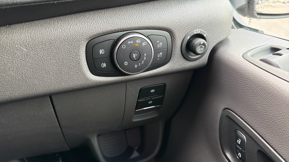 Ford Transit 350 L3 Diesel Fwd 2.0 EcoBlue 165ps H2 Limited Van Auto [Nav] - Image 32