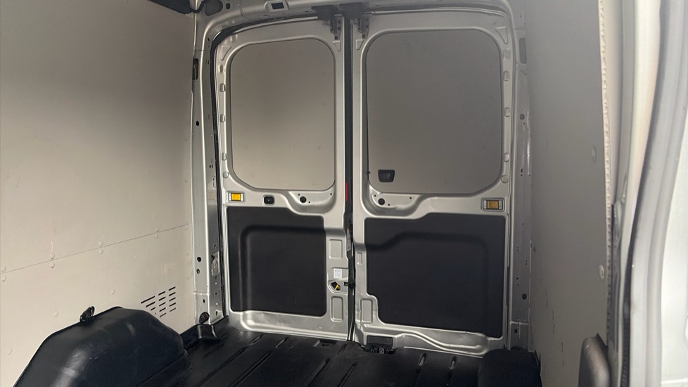 Ford Transit 350 L3 Diesel Fwd 2.0 EcoBlue 165ps H2 Limited Van Auto [Nav] - Image 18