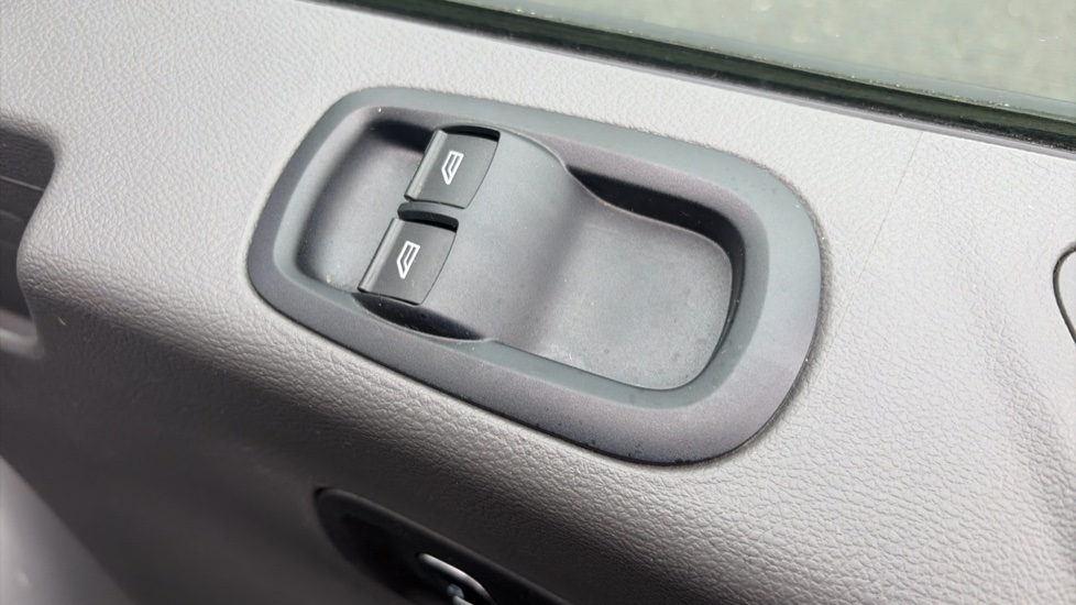 Ford Transit 350 L3 Diesel Fwd 2.0 EcoBlue 165ps H2 Limited Van Auto [Nav] - Image 27