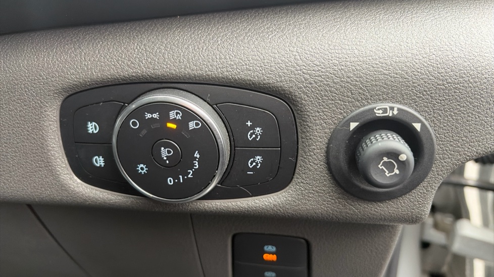 Ford Transit 350 L3 Diesel Fwd 2.0 EcoBlue 165ps H2 Limited Van Auto [Nav] - Image 28