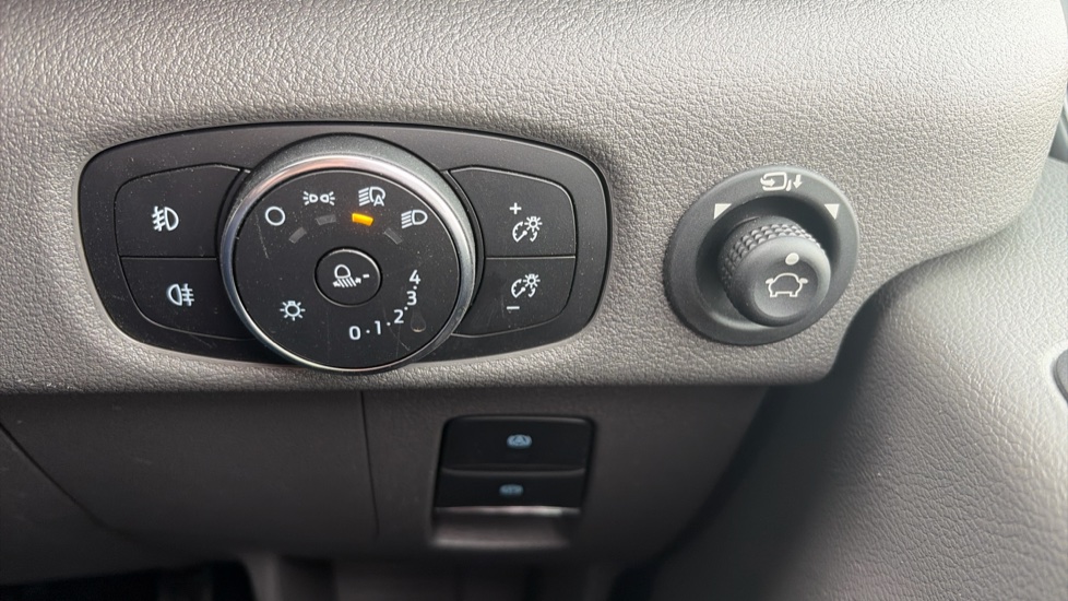 Ford Transit 350 L3 Diesel Fwd 2.0 EcoBlue 165ps H2 Limited Van [Nav] - Image 22