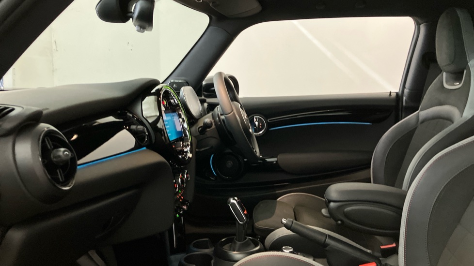 MINI Hatchback 2.0 Cooper S Sport Premium 3dr Auto Petrol Hatchback - Image 24