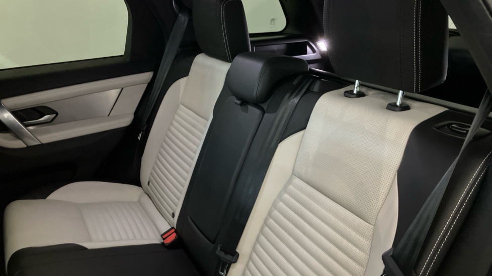 Land Rover Discovery Sport 2.0 D200 Urban Edition 5dr Auto [5 Seat] Diesel Station Wagon - Image 16