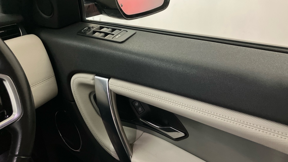 Land Rover Discovery Sport 2.0 D200 Urban Edition 5dr Auto [5 Seat] Diesel Station Wagon - Image 19