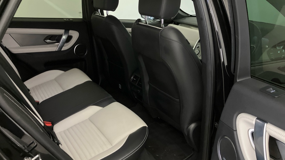 Land Rover Discovery Sport 2.0 D200 Urban Edition 5dr Auto [5 Seat] Diesel Station Wagon - Image 22