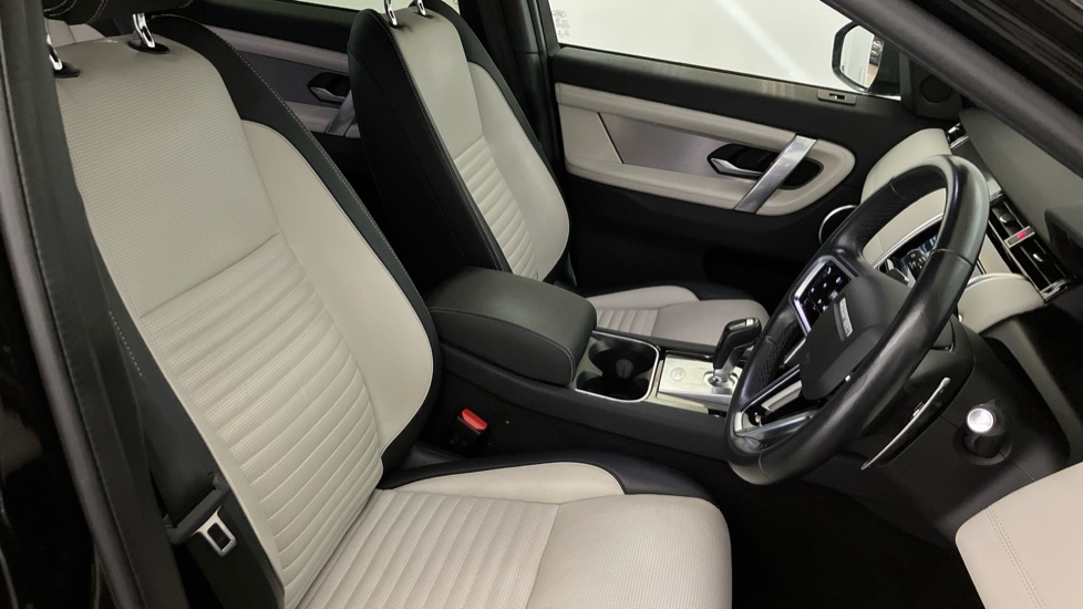Land Rover Discovery Sport 2.0 D200 Urban Edition 5dr Auto [5 Seat] Diesel Station Wagon - Image 25