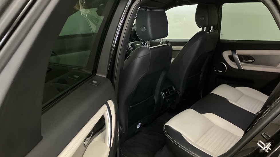 Land Rover Discovery Sport 2.0 D200 Urban Edition 5dr Auto [5 Seat] Diesel Station Wagon - Image 30
