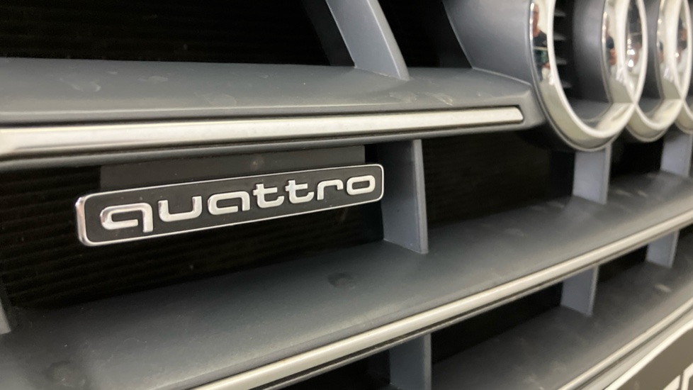 Audi Q5 40 TDI Quattro S Line 5dr S Tronic Diesel Estate - Image 33