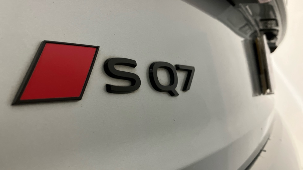 Audi Q7 SQ7 TFSI Quattro Black Ed 5dr Tiptronic Petrol Estate - Image 37