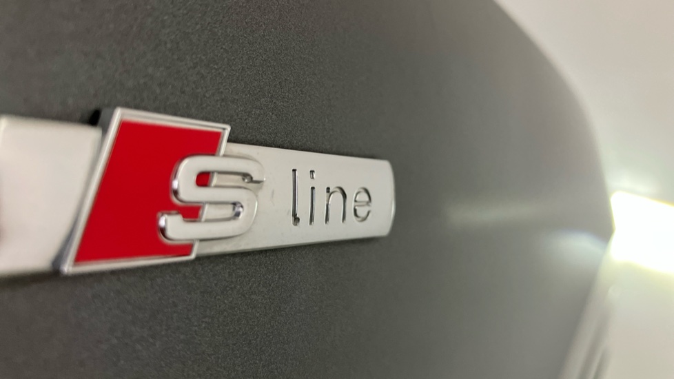 Audi Q3 40 TFSI Quattro S Line 5dr S Tronic Petrol Estate - Image 39