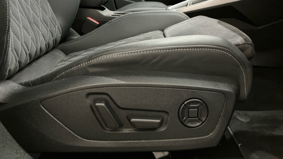 Audi A3 35 TDI Edition 1 5dr S Tronic Diesel Hatchback - Image 26