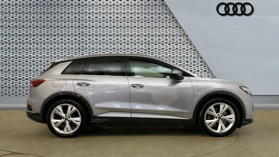 Audi Q4 e-tron 150kW 40 82kWh S Line 5dr Auto Electric Estate - Image 4