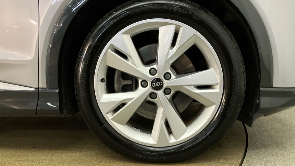 Audi Q4 e-tron 150kW 40 82kWh S Line 5dr Auto Electric Estate - Image 5