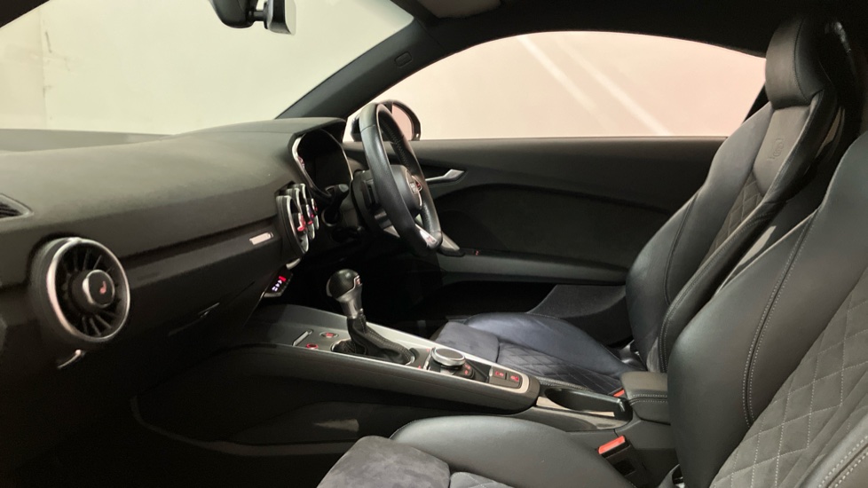 Audi TT 40 TFSI Black Edition 2dr S Tronic [Tech Pack] Petrol Coupe - Image 24