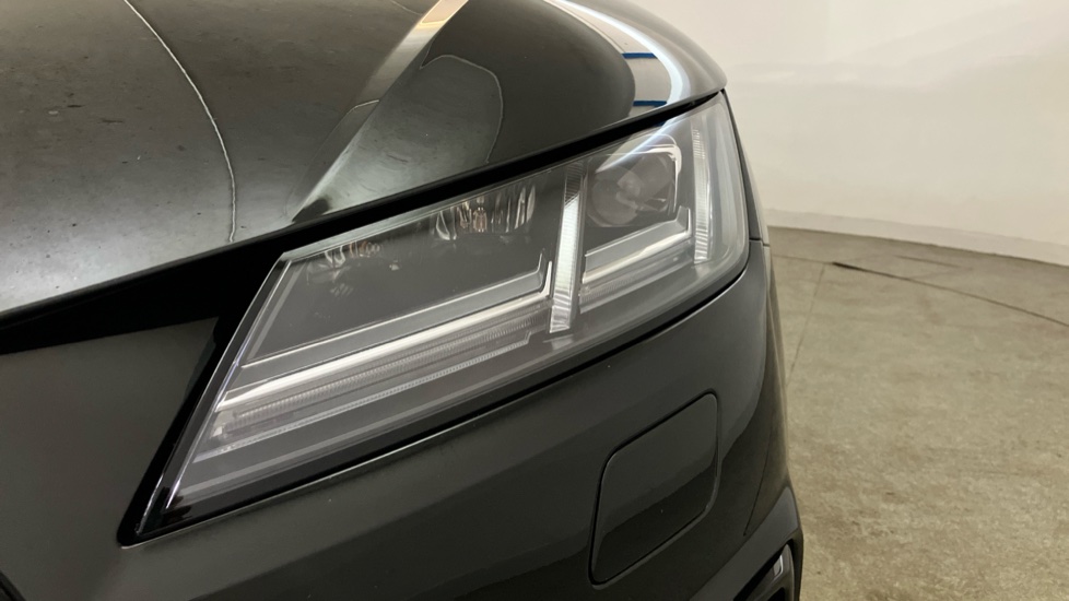 Audi TT 40 TFSI Black Edition 2dr S Tronic [Tech Pack] Petrol Coupe - Image 32