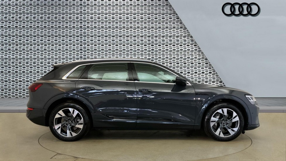 Audi Q8 250kW 50 Quattro 95kWh Sport 5dr Auto Electric Estate - Image 4
