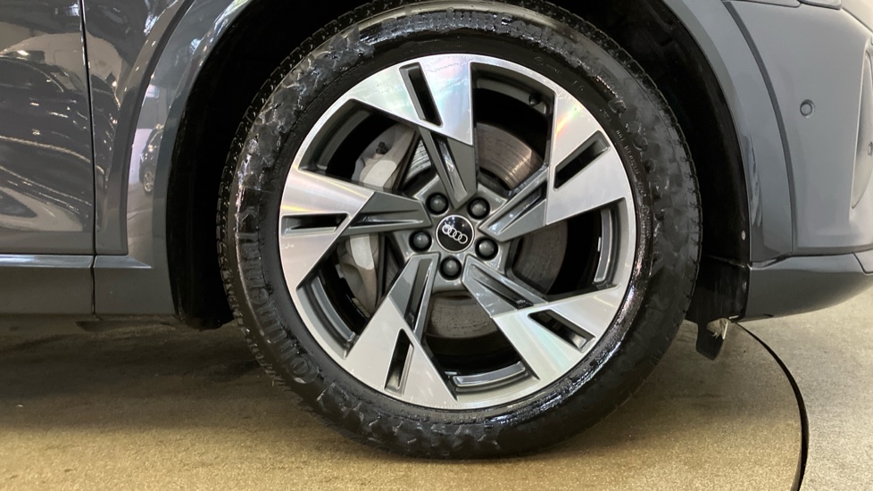 Audi Q8 250kW 50 Quattro 95kWh Sport 5dr Auto Electric Estate - Image 5