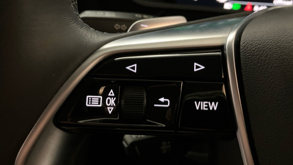 Audi Q8 250kW 50 Quattro 95kWh Sport 5dr Auto Electric Estate - Image 17