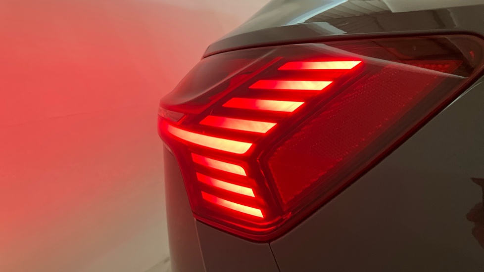 Audi Q8 250kW 50 Quattro 95kWh Sport 5dr Auto Electric Estate - Image 27