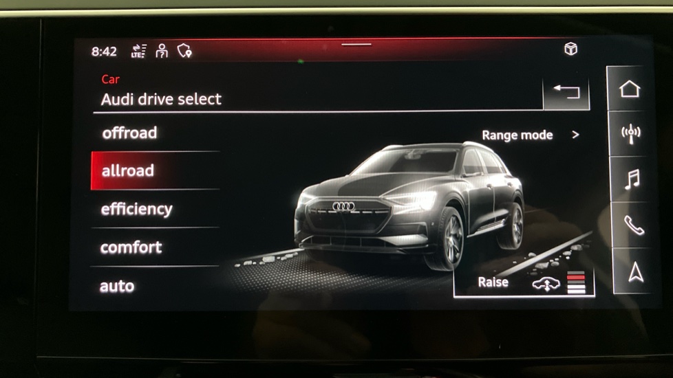 Audi Q8 250kW 50 Quattro 95kWh Sport 5dr Auto Electric Estate - Image 33