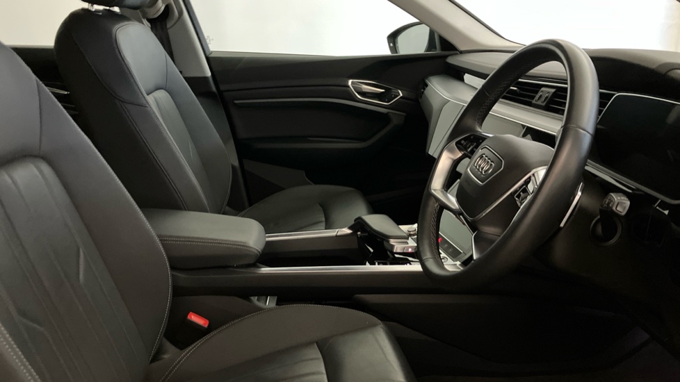 Audi Q8 250kW 50 Quattro 95kWh Sport 5dr Auto Electric Estate - Image 35