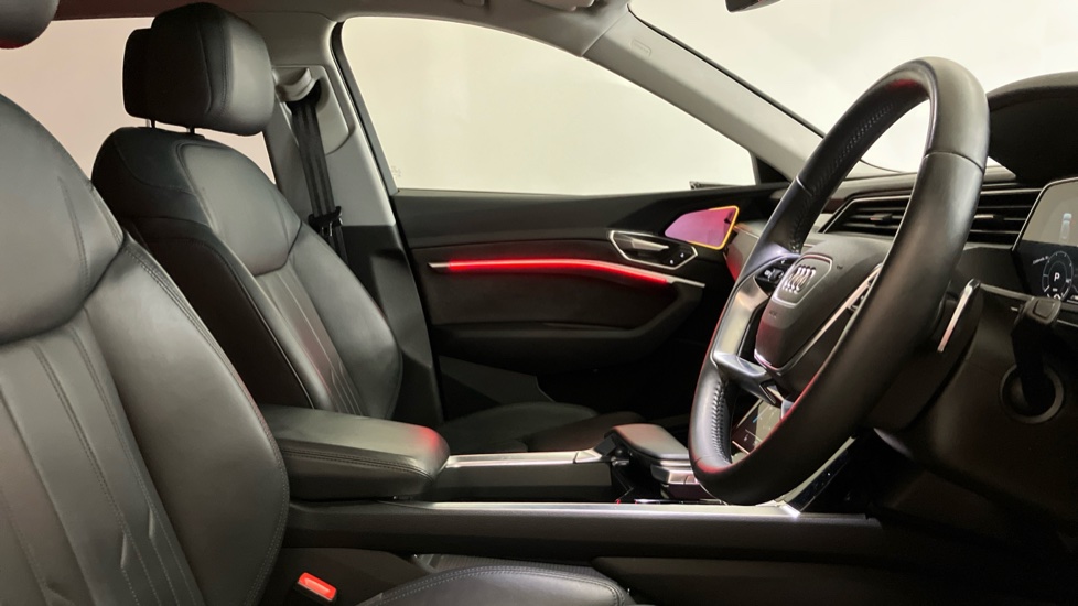 Audi e-tron 300kW 55 Quattro 95kWh Launch Edition 5dr Auto Electric Estate - Image 15
