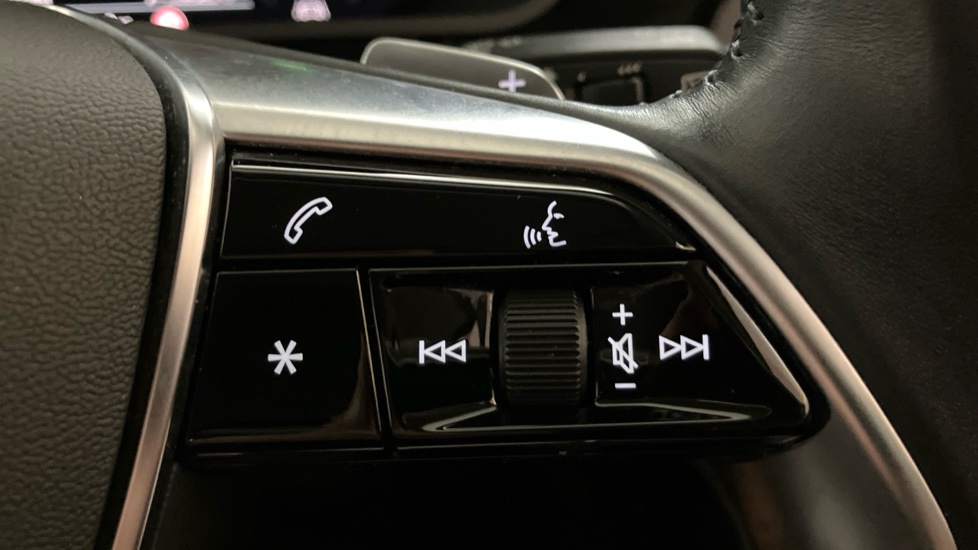 Audi e-tron 300kW 55 Quattro 95kWh Launch Edition 5dr Auto Electric Estate - Image 18