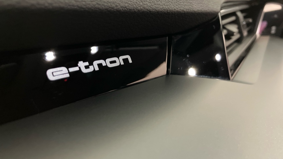 Audi e-tron 300kW 55 Quattro 95kWh Launch Edition 5dr Auto Electric Estate - Image 26