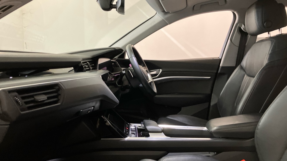 Audi e-tron 300kW 55 Quattro 95kWh Launch Edition 5dr Auto Electric Estate - Image 28